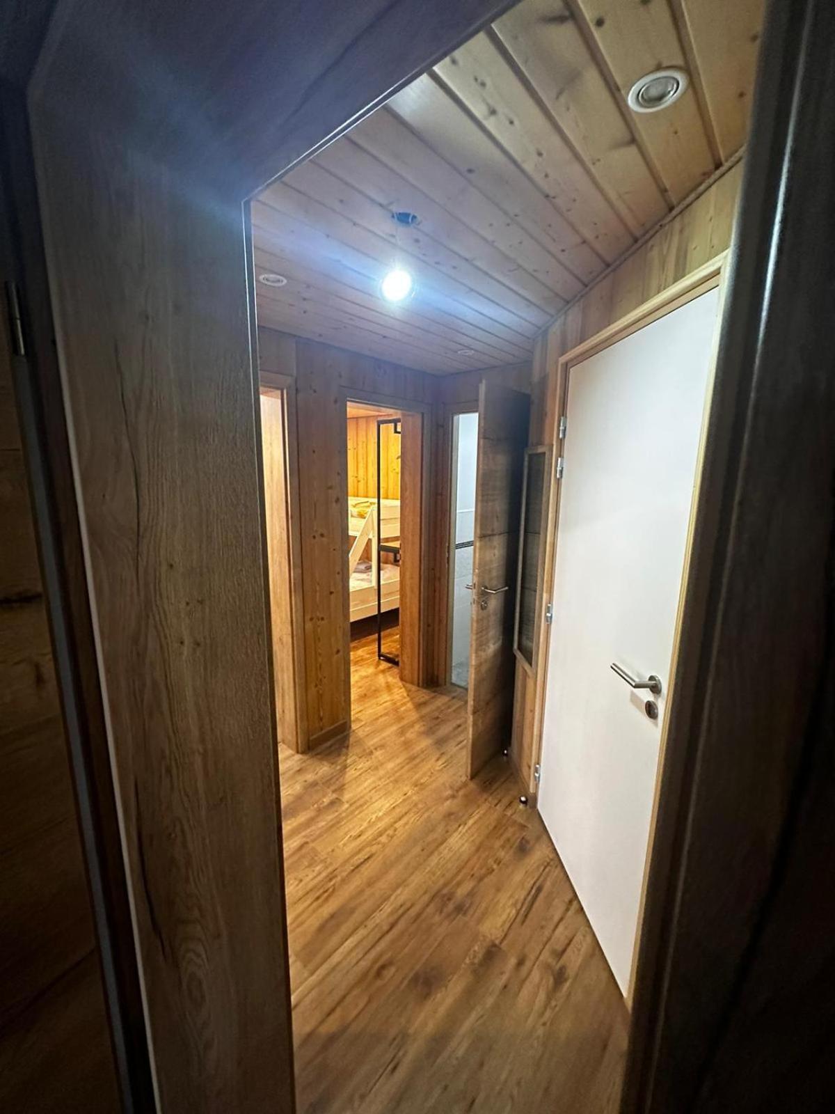 Les Chalets Bambi & Jacuzzi Privatif La Bresse Oda fotoğraf
