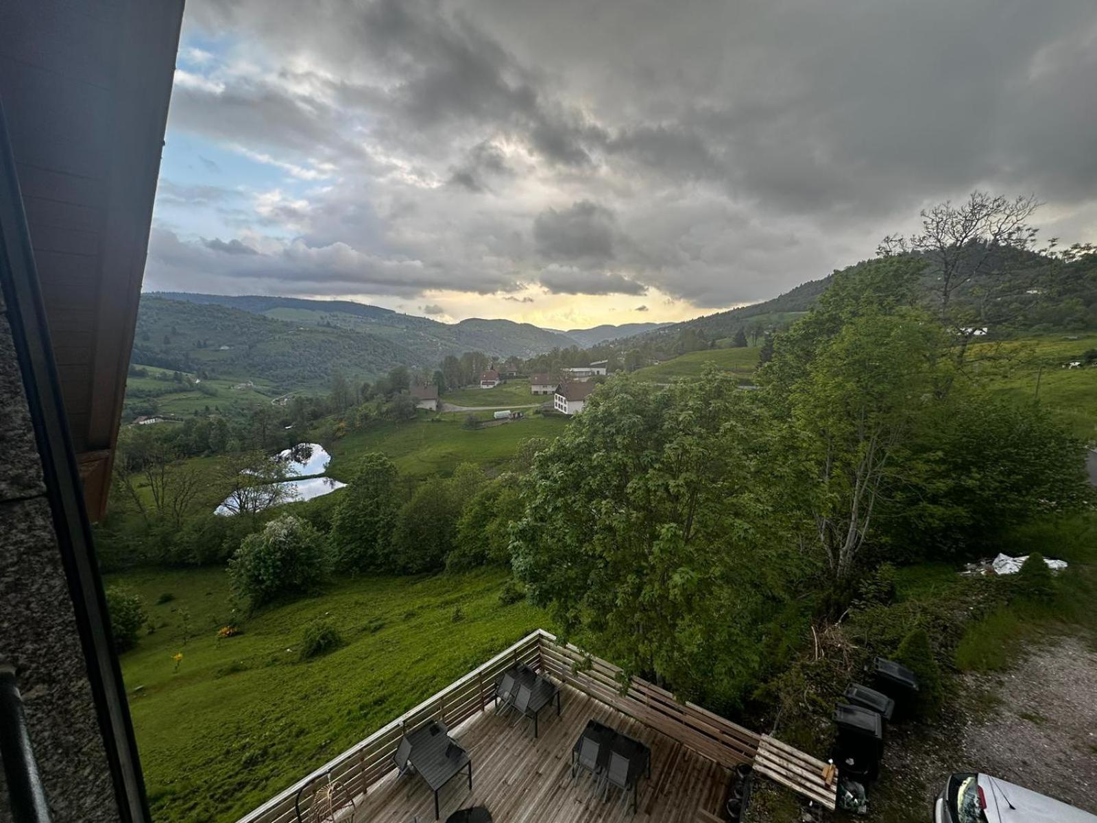 Les Chalets Bambi & Jacuzzi Privatif La Bresse Oda fotoğraf